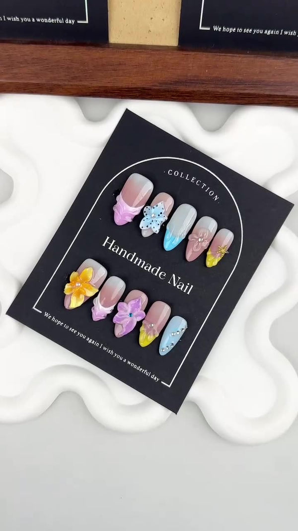 Summer Floral Carving Press-On Nails | Delicate 3D Floral Design  描述：