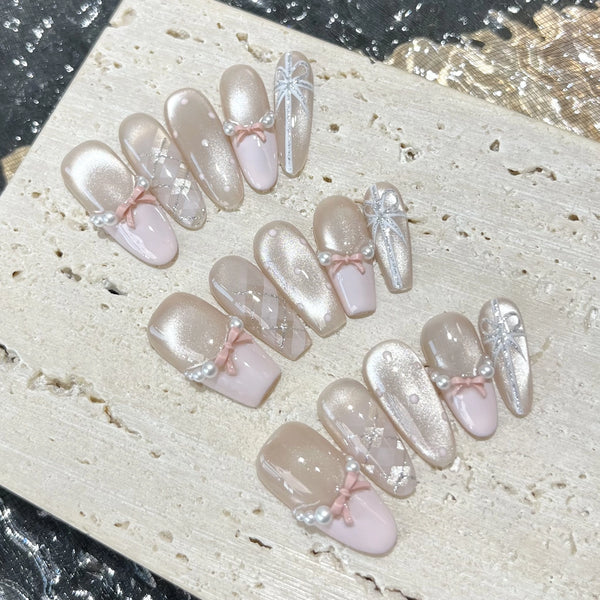 Press-On Nails Girl's heart is handmade light therapy, wearing nails, cat's eye checks, leather powder, French nail stickers, reusable nail tablets