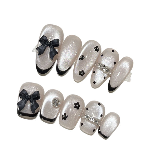 Press-On Nails Gel Nails DIY Nails The little black dress is a real shot, handmade French cat's eye, glass beads are transparent, flowers wear nails, bows, polka dots, nail art